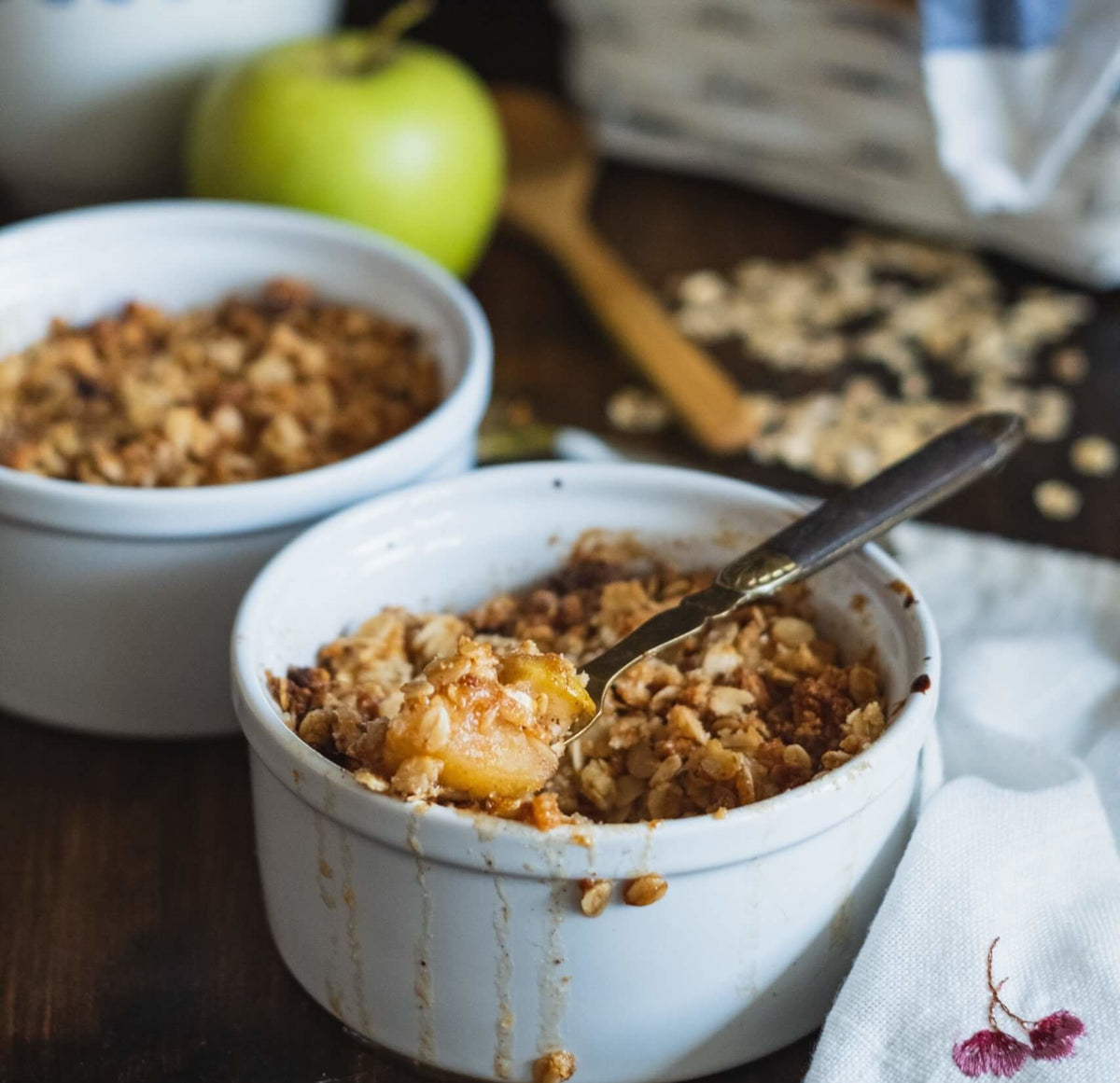 QEEP Cooking: Maggie's Apple Crumble Vs. Amanda's Pumpkin Pie | Qeep Up